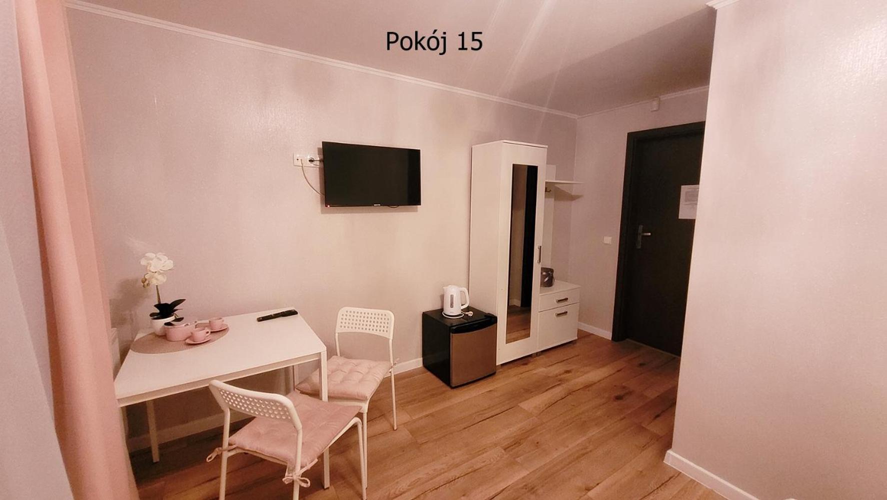 库瑞尼卡慕斯卡Pod Debem住宿加早餐旅馆 外观 照片